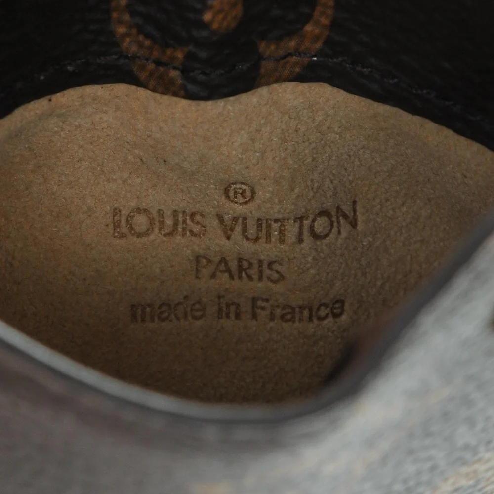 Louis Vuitton Monogram Eyewear Pouch in Dark Brown and Gold - Picture 8 of 8